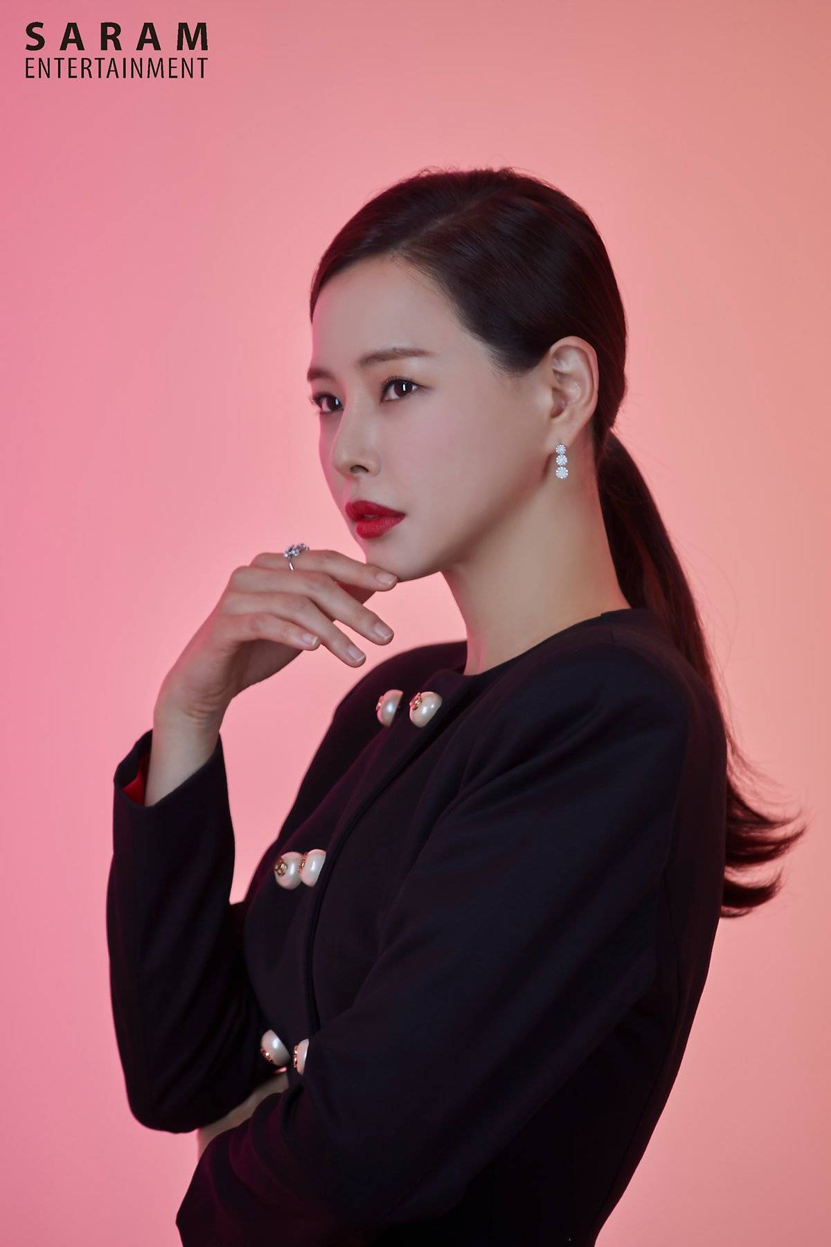 Lee Ha Nee Saram Entertainment Profile photos